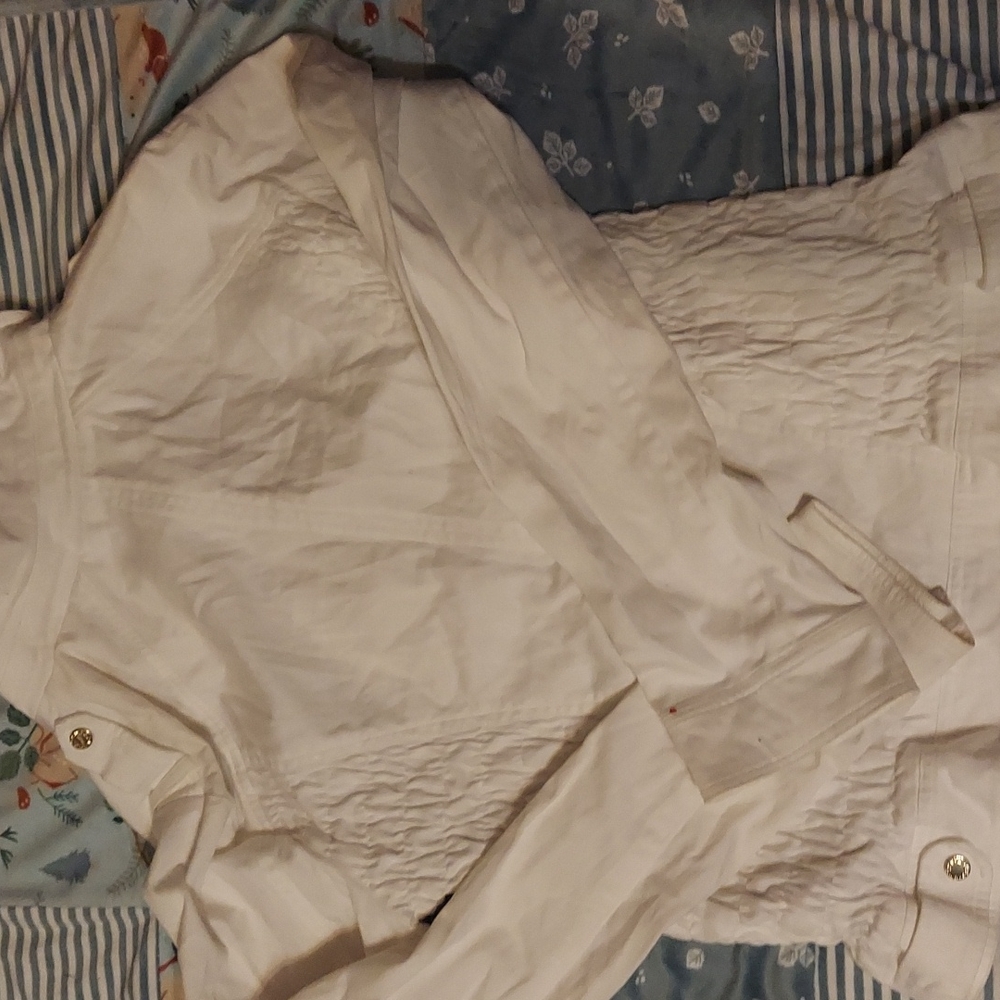 Guess - Picture 3 of 4